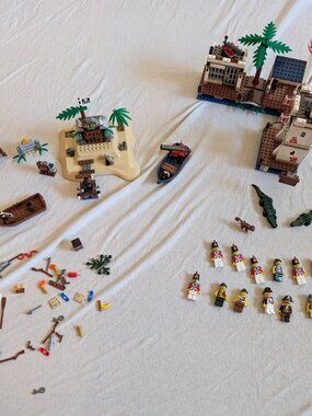 Lego Pirates and Red Coats Lot